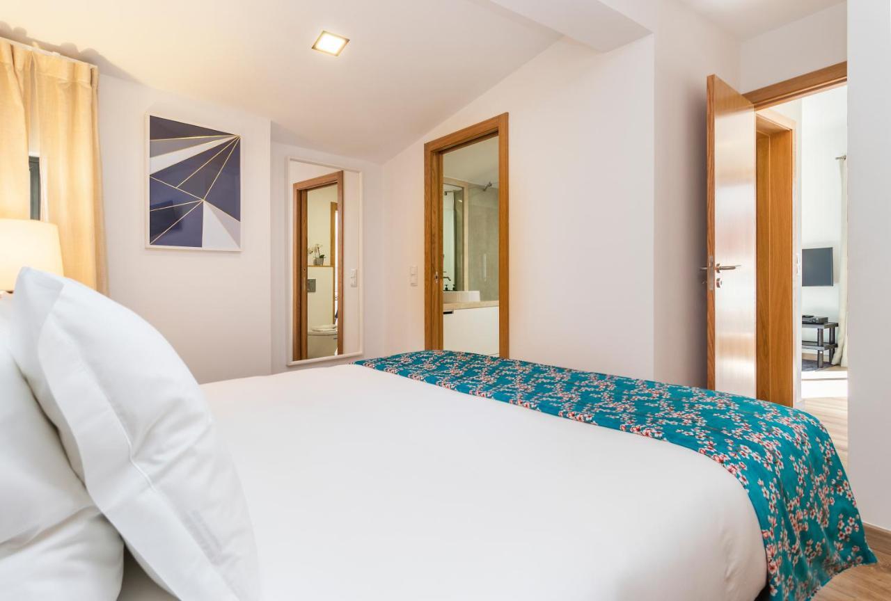 Appartement Perfect 1 Bed In Chiado With Terrace And Aircon Lissabon